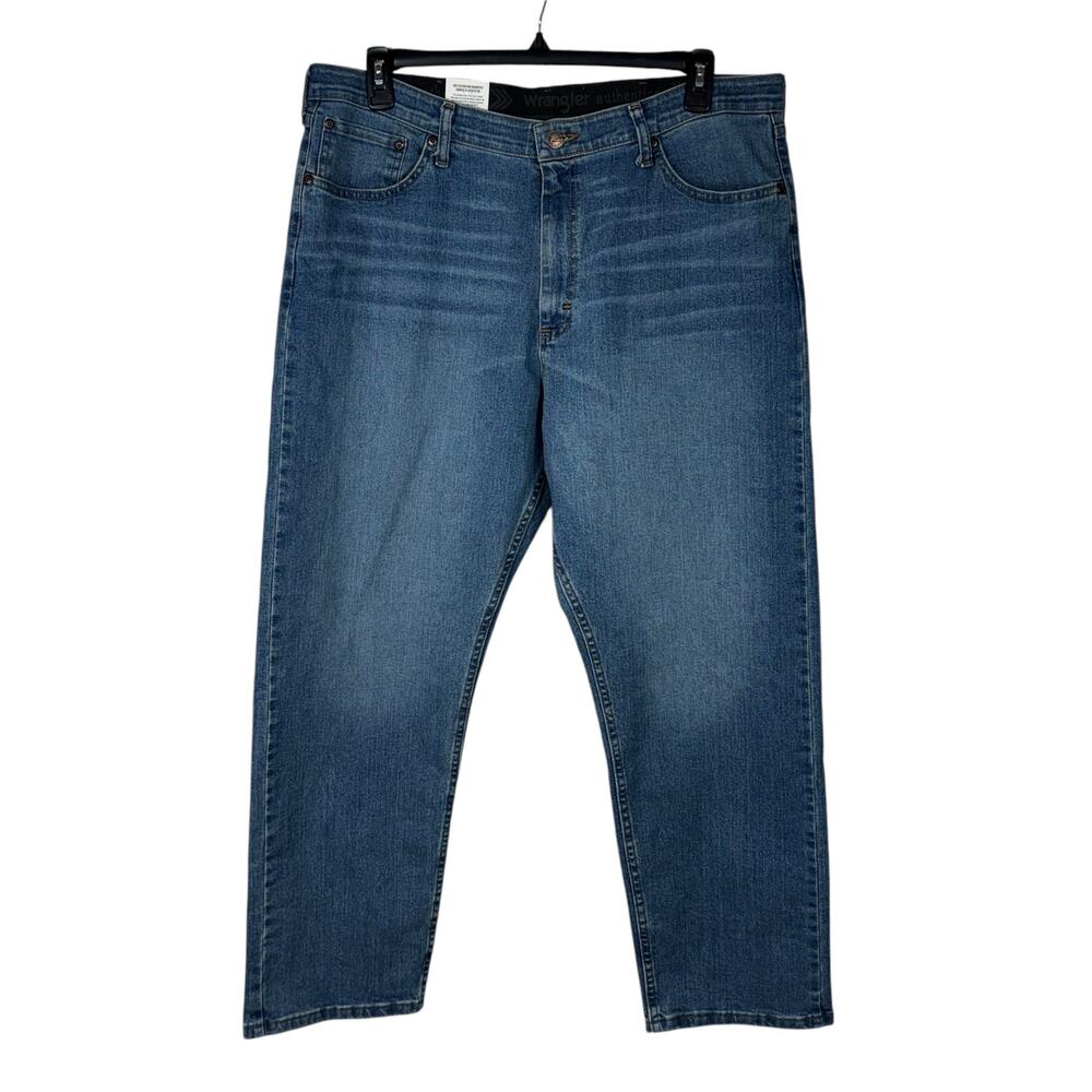 Wrangler 38x29 Mens Jeans Straight Leg Stretch Zip-Fly Pockets Medium Wash Blue